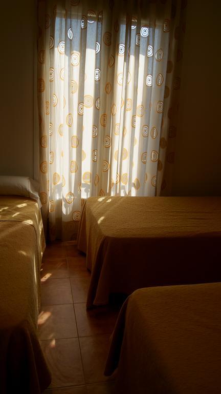 Hostal Restaurante Bustos Villarrubio Exteriör bild